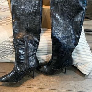 Knee High Textured Kitten Heel Boots